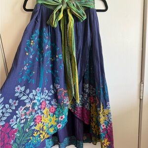 Hi Lo Beautiful Skirt..Fully lined. Flowy. Ruched Waist. Size 6-8